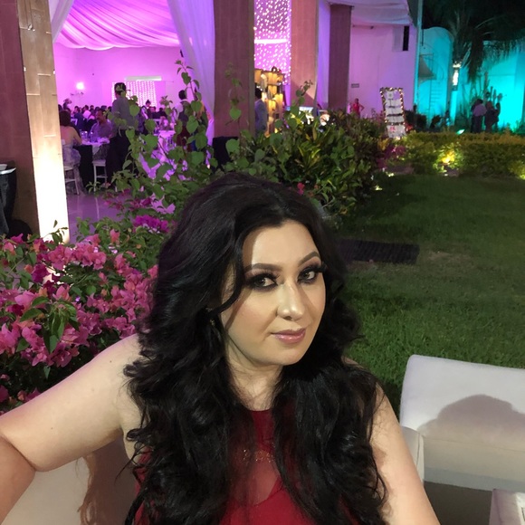 Meet your Posher, Dalilah - Picture 1 of 1